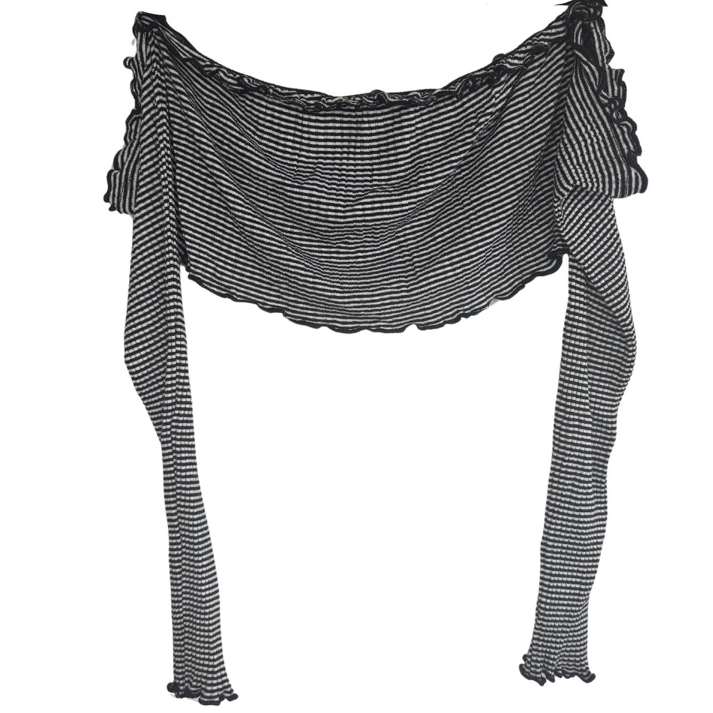 AKIRA LONG SLEEVE CROPPED TOP